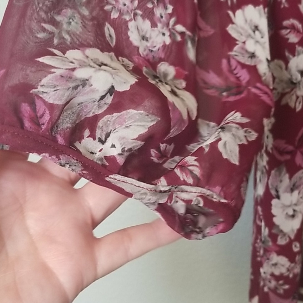 Skies are blue Romantic Office Tie Neck Burgundy Floral Blouse Small - Picture 4 of 9